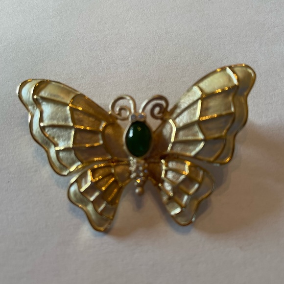 Gold butterfly pin - Picture 3 of 3